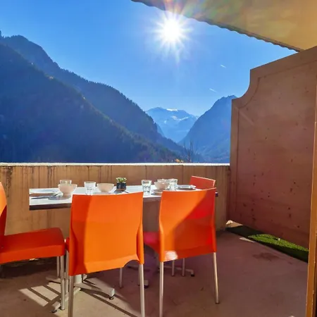 Pralioud - Confort Moderne, & Piscine La Plagne