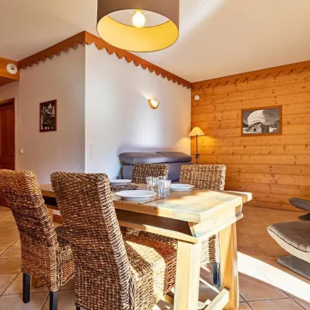 Ferienhaus Pralioud - Confort Moderne, & Piscine La Plagne